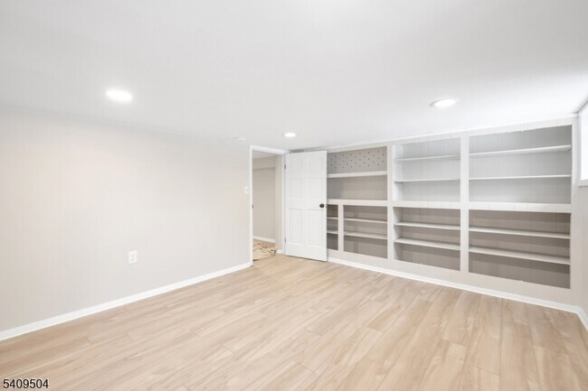 Building Photo - 36 Cortlandt Pl