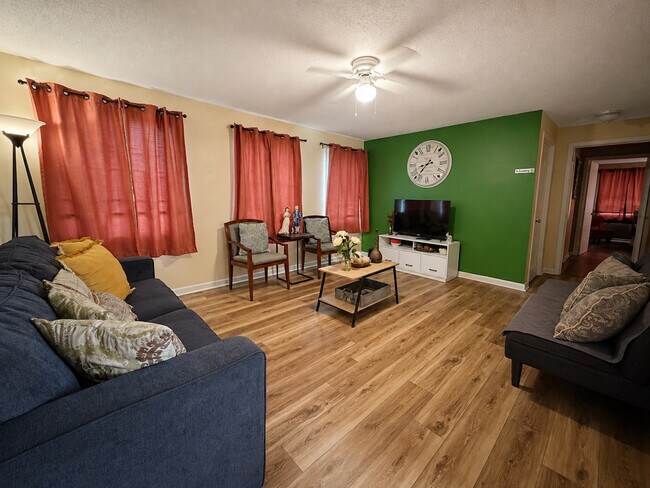 Foto del edificio - 2300 N Patterson St