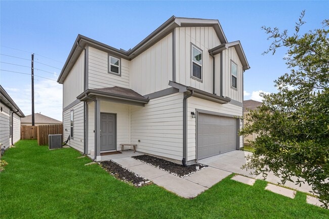 Building Photo - 25415 Rock Spur Trl