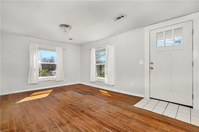 Foto del edificio - 1612 S Duncan Ave