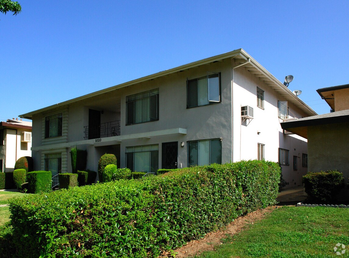 Foto del edificio - 1020 W F St