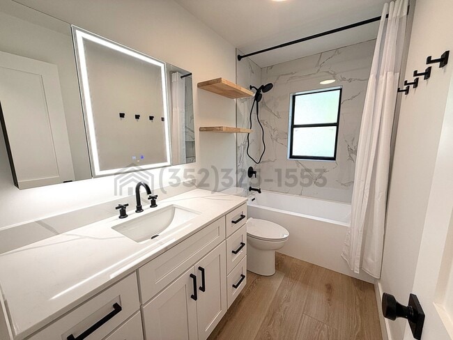 Building Photo - 3276 E Crown Dr