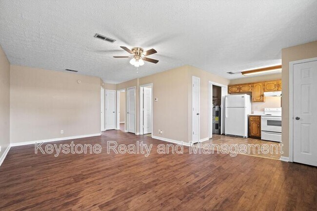 Building Photo - 308-801 Thompsonville Lane