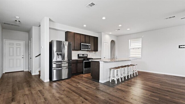 Foto del edificio - 22002 Sovereign Hts Ln.