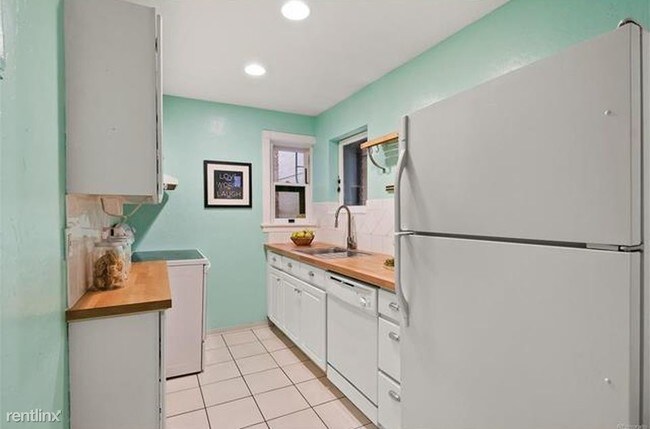 Building Photo - 1 br, 1 bath Condo - 1137 N Sherman St Apt 11
