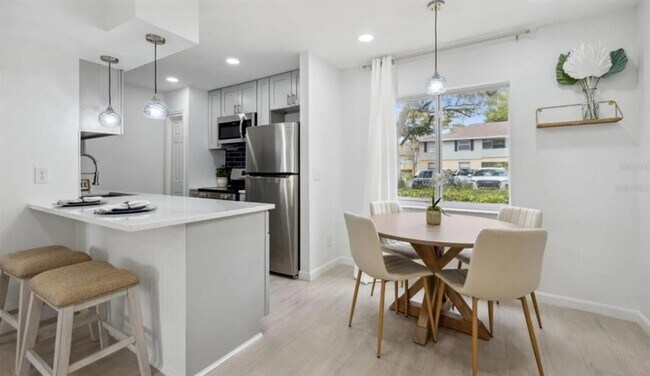 Foto del edificio - 231 Thorntree Pl