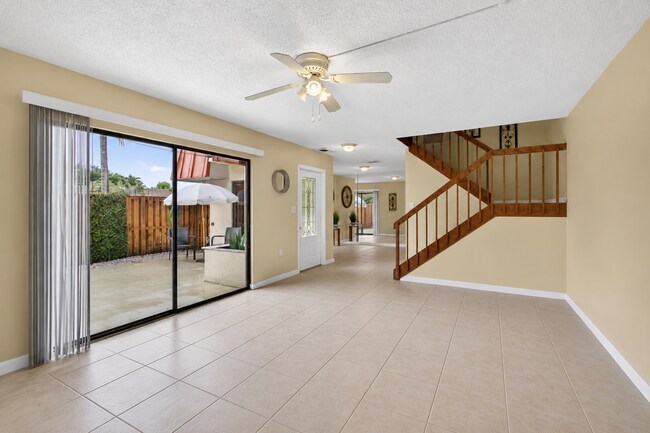 Foto del edificio - 3345 Meridian Way N