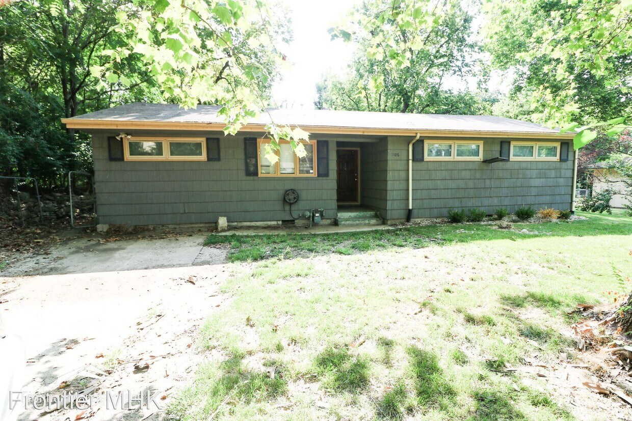 Primary Photo - 3 br, 1 bath House - 1106 Woodland St.