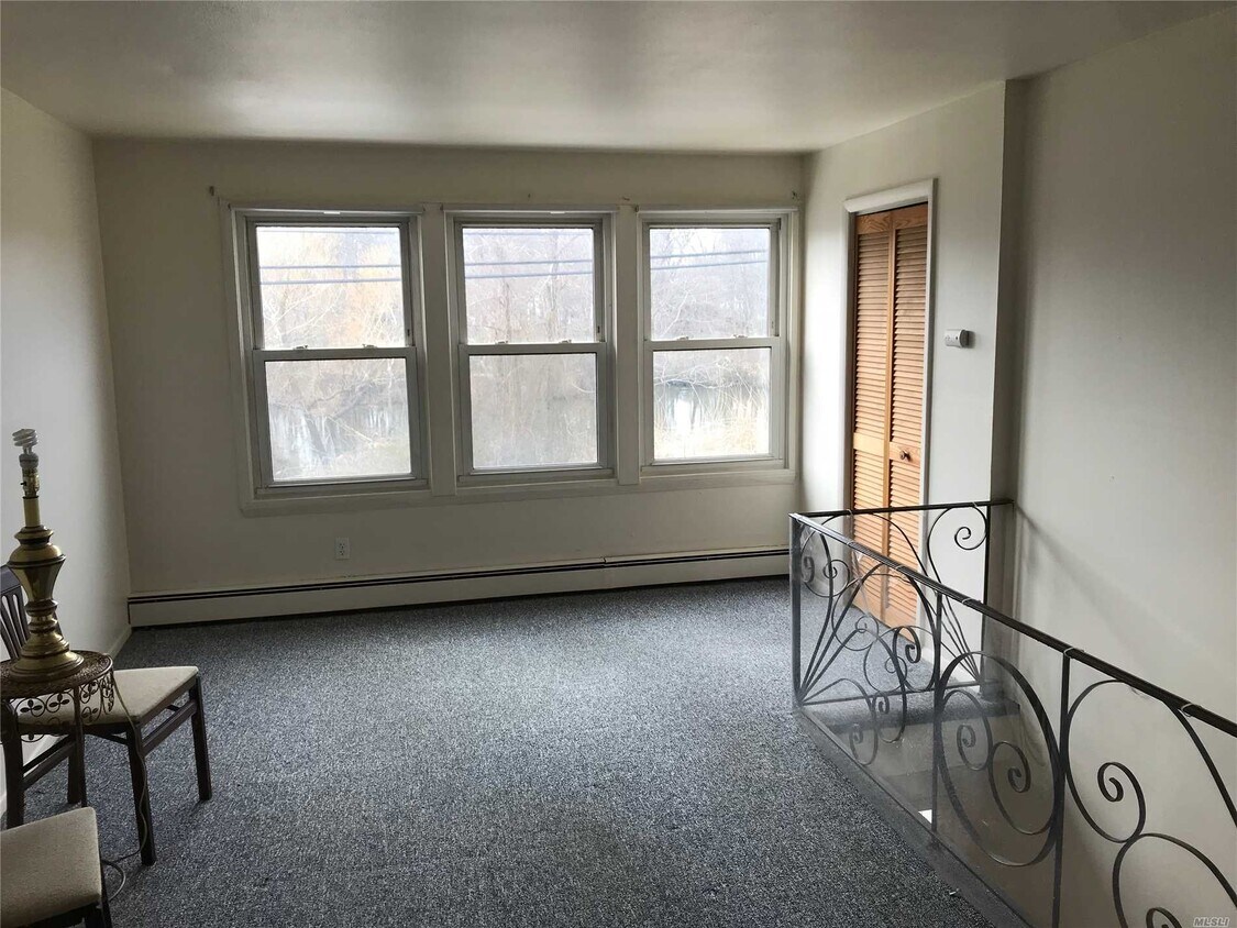 Foto principal - 52 Lake Dr