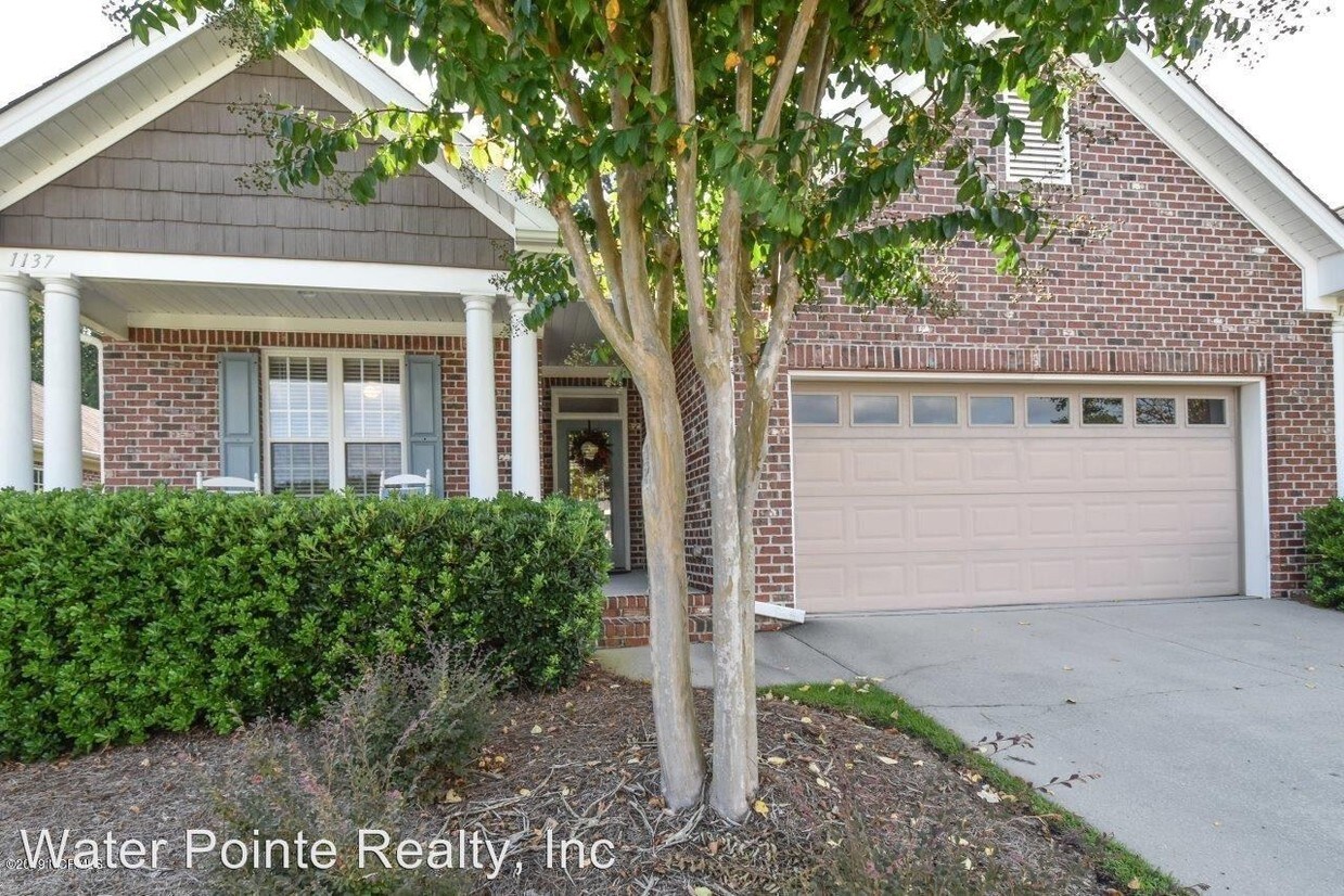 3 br, 2 bath House 1137 Greensview Circle House Rental in Leland