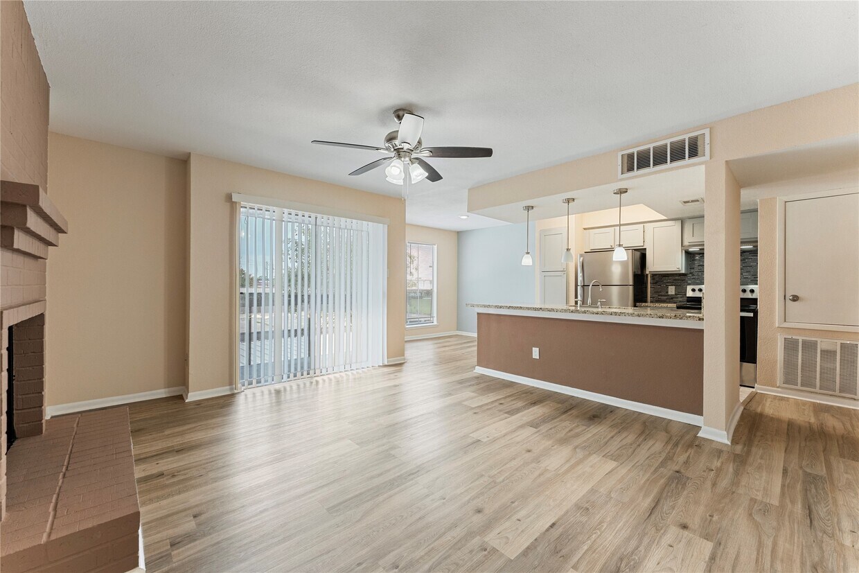 Foto principal - 3919 Fairmont Pkwy