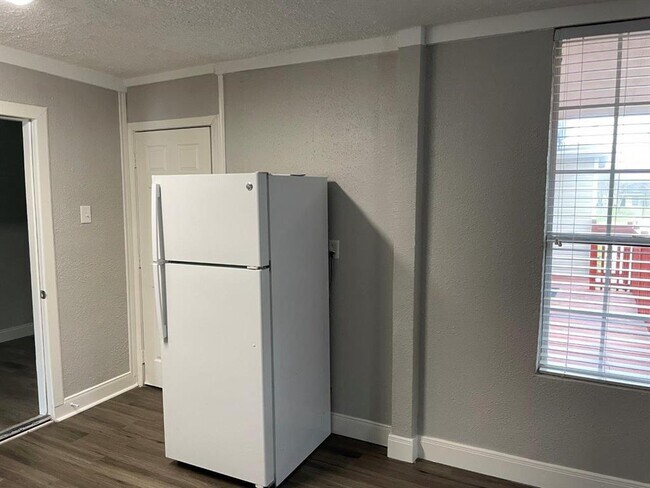 Foto del edificio - 1707 W 4th St