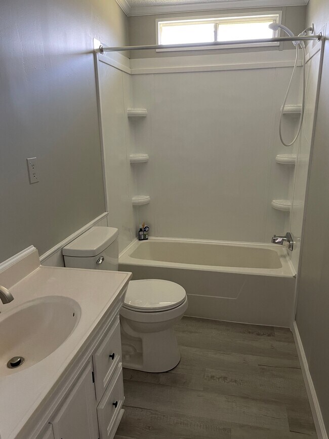 Building Photo - 128 Plonk Rd