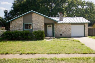 Building Photo - 4605 Button Bend Rd