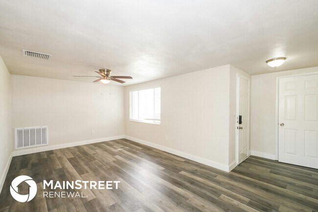 Foto del edificio - 3626 Bluebell Ln