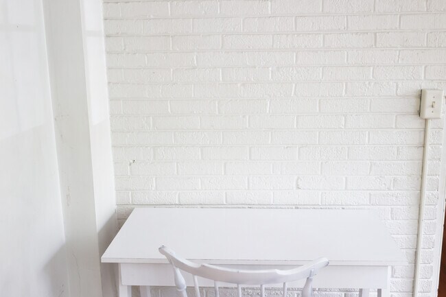 Escritorio en terraza acristalada - 711 W Ohio St