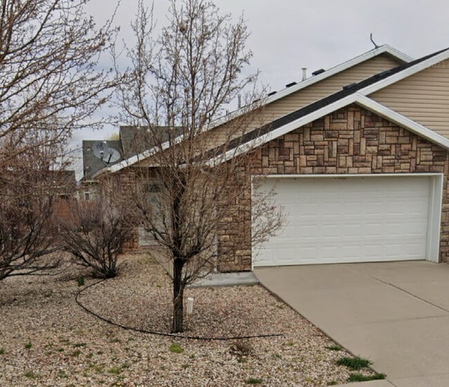 Building Photo - 516 W 2530 N