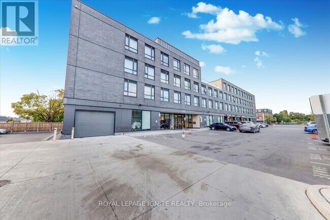 Photo du bâtiment - 1800 Simcoe St N