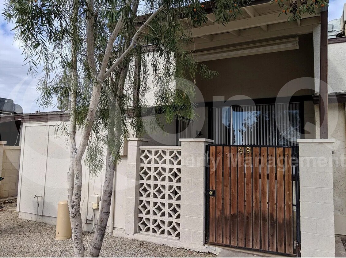 Primary Photo - 3646 N 69th Ave