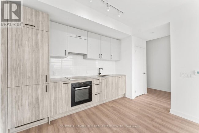 Building Photo - 1 Quarrington Ln