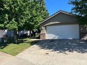 Building Photo - 8180 Burloak Way