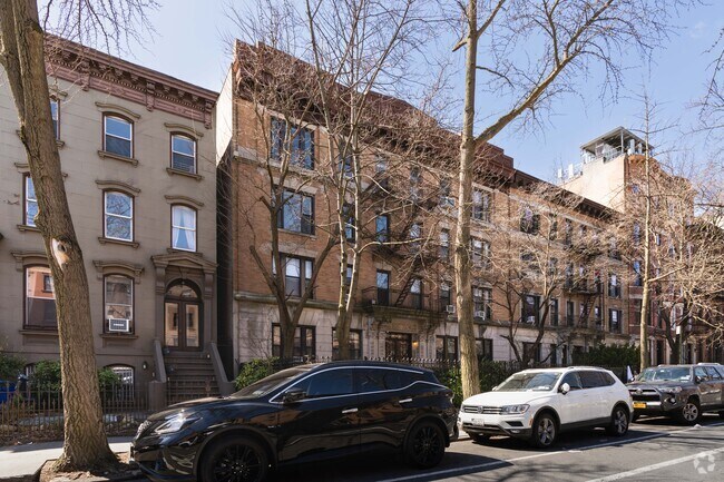Building Photo - 370-372 Union St