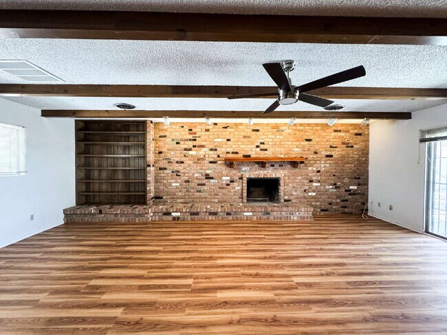 Foto del edificio - 3-bedroom, 2-bathroom home in Whites Addition