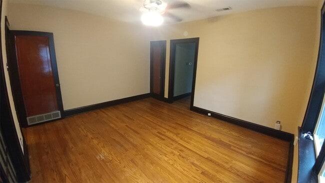 Building Photo - 4981A Oleatha Ave