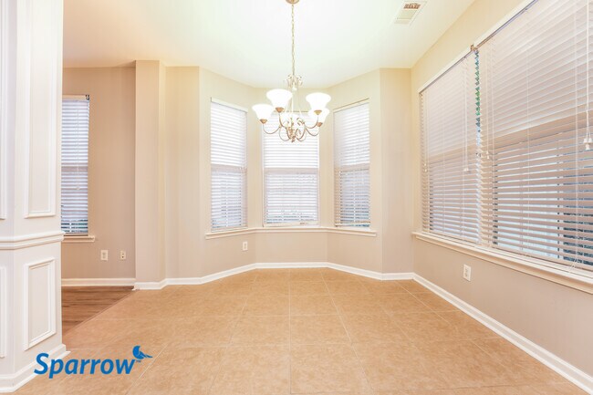 Foto del edificio - 2570 Pierce Brennen Court