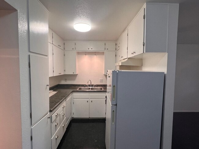 Building Photo - 816 Ortiz Dr SE