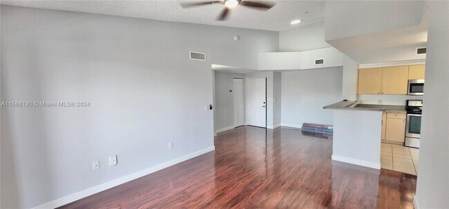 Foto del edificio - 8050 N Nob Hill Rd