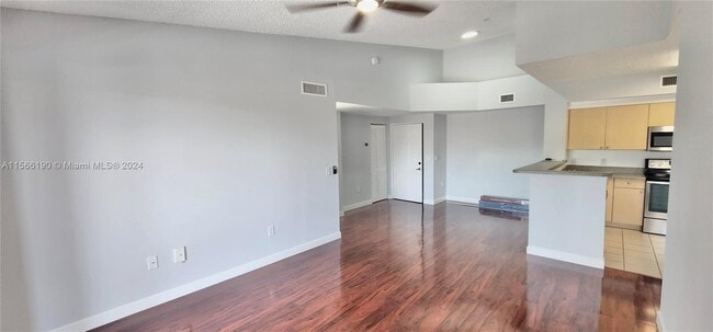Building Photo - 8050 N Nob Hill Rd
