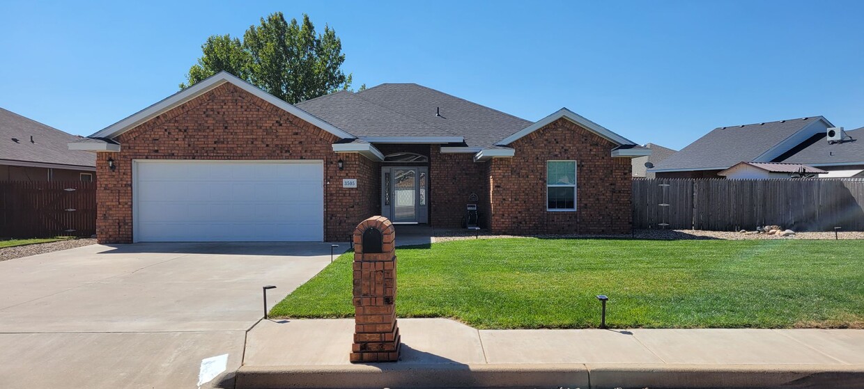 Foto principal - UPDATED HOME IN NORTHEAST CLOVIS