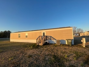 Building Photo - 100 Harvest Ln