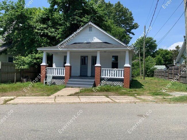 Building Photo - 7 Bancroft Avenue