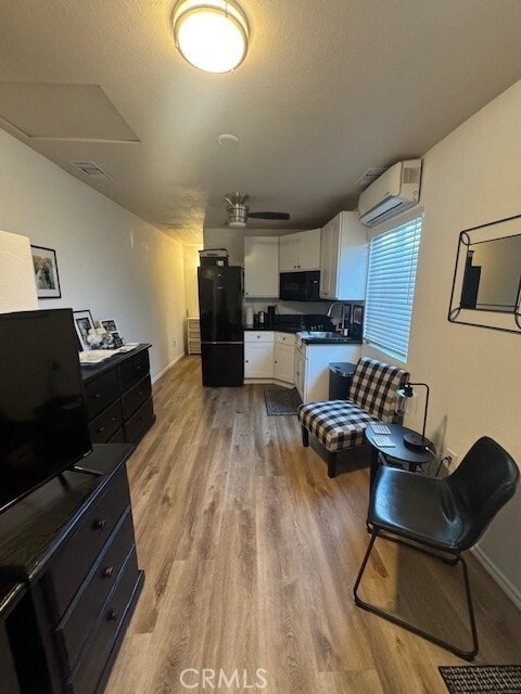 Foto del edificio - 1418 Oxford Ave