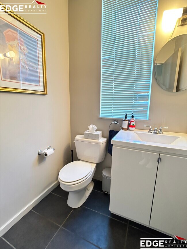 Building Photo - 57 Glenville Ave