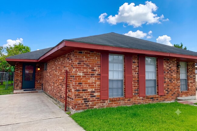 Building Photo - 2658 Tifton Ave