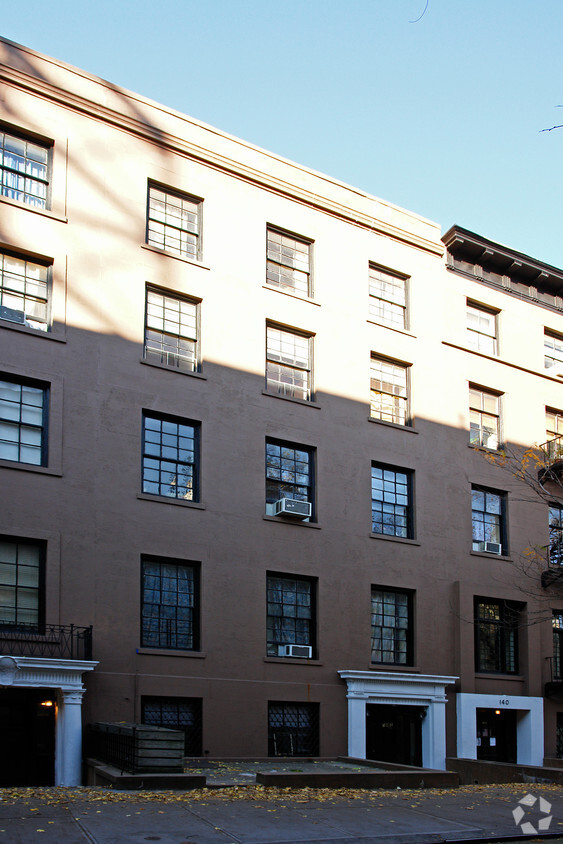 Foto del edificio - 142 Henry St
