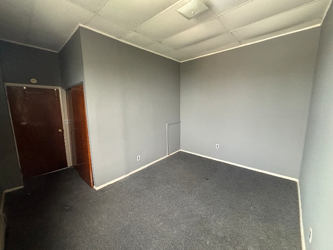 Building Photo - 857 Cherry St