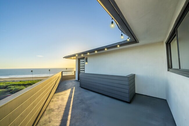 Ocean View! - 7611 Rindge Ave