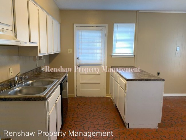 Building Photo - 2 br, 1.5 bath House - 147 Hillview Ave.
