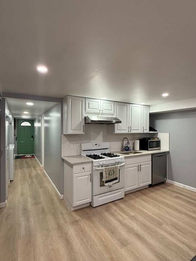 Building Photo - 2619 McKean St