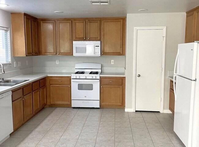 Foto del edificio - 7313 Ribbon Ridge Ave