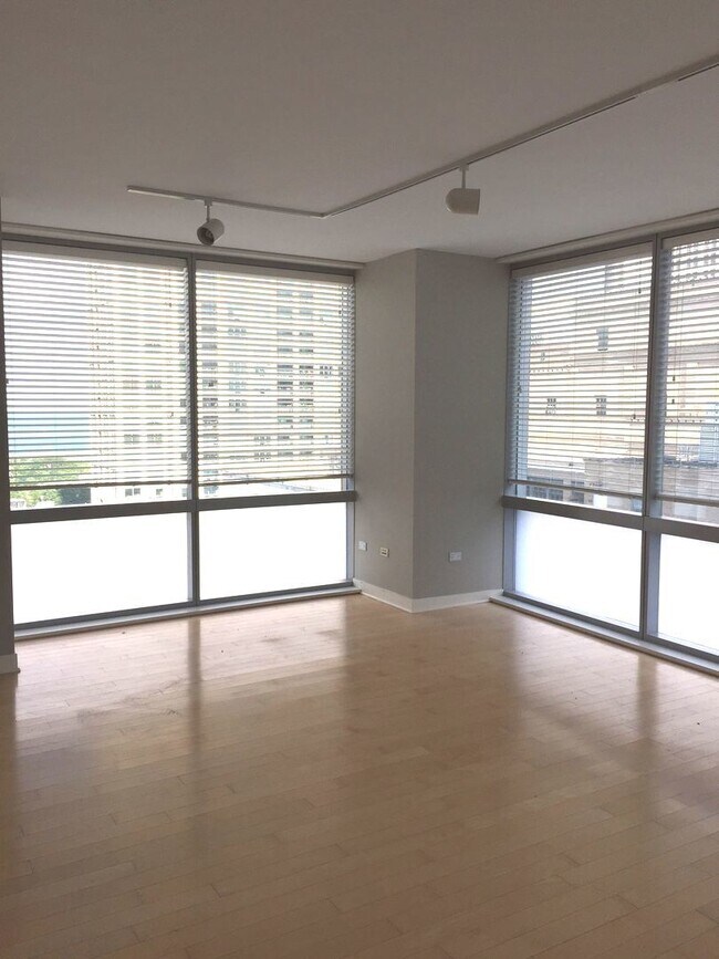 Foto del edificio - 8 E Randolph St