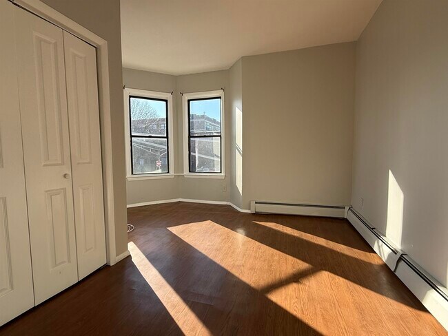 Foto del edificio - 846 Broadway