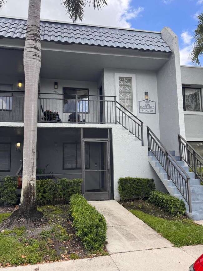 Building Photo - 16571 Blatt Blvd