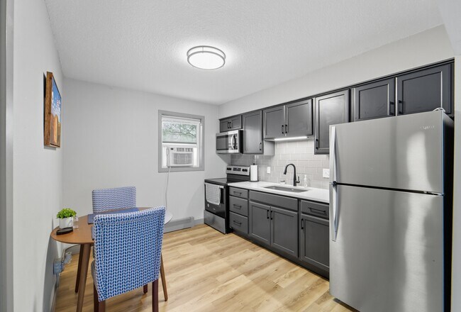 Foto del edificio - 203 3rd St SE