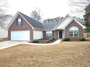 Building Photo - 4060 Crescent Walk Ln NE