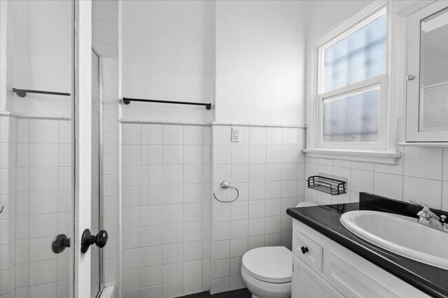 Foto del edificio - Stylish One Bedroom Unit With Spare Room